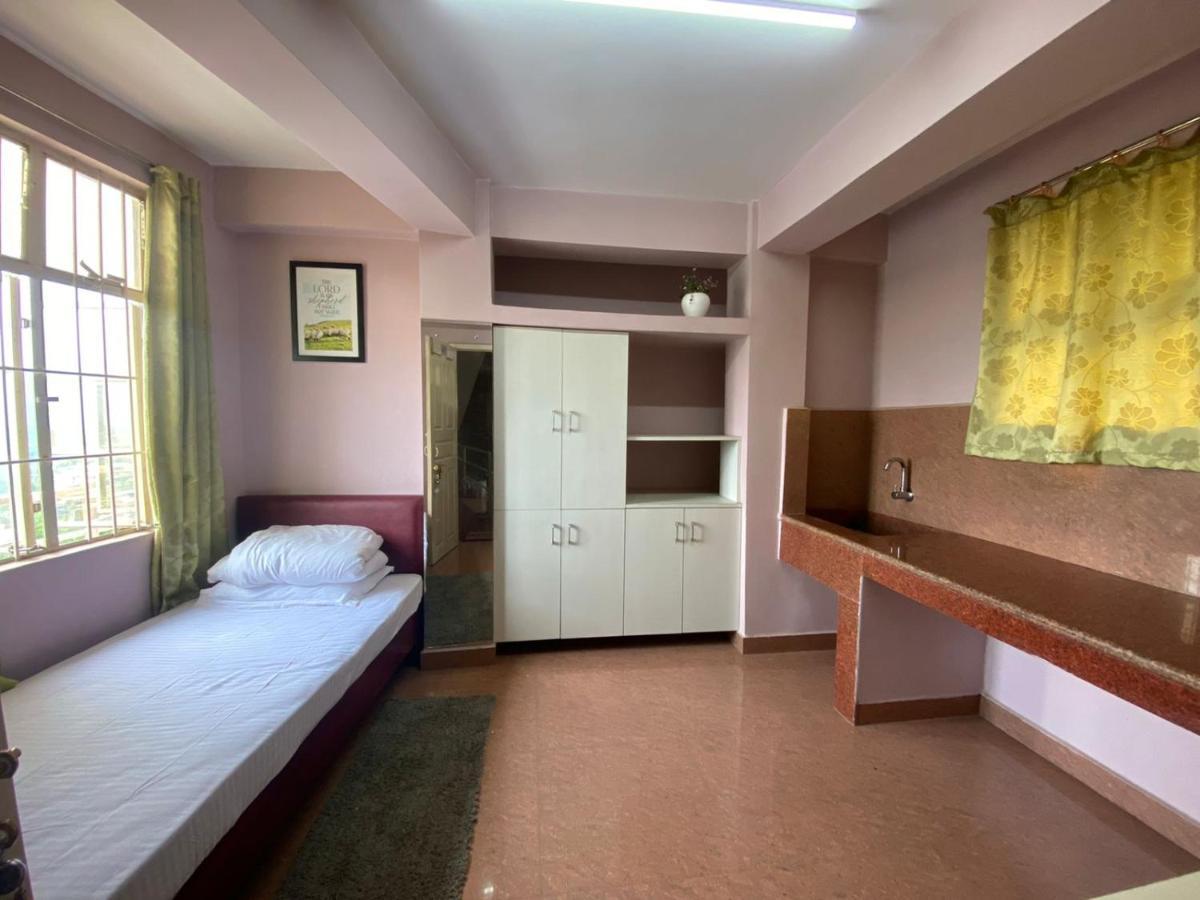 The Palm Guest House Kohima エクステリア 写真